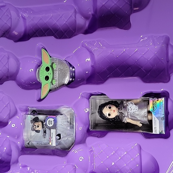 Disney Mini Figures And Display Case - Picture 4 of 9